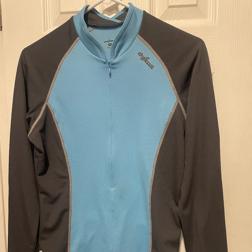 Light weight cycling jersey